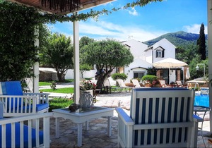 family pool villa centrally located 5' from resort
