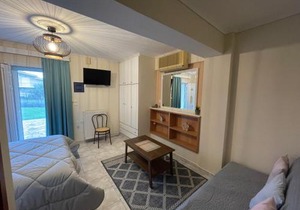 Flo's Apartments