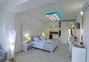Ftelia Luxury Studios - 'Quattro' (studio 1/2) - built 2017