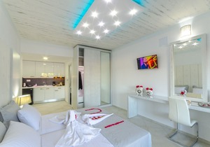 Ftelia Luxury Studios - 'Quattro' (studio 1/2) - built 2017