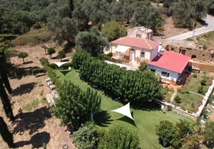 Guest house Dramountana both apartments