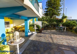 Iris Apartments Chrani