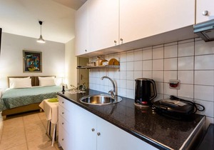 Kitries Summer Getaway - Eden Seaside Suite