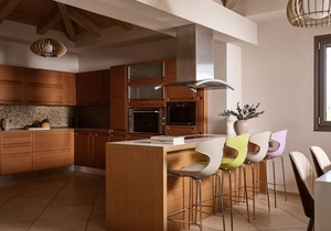 Merovigli 4 bedroom villa with private pool and sea views