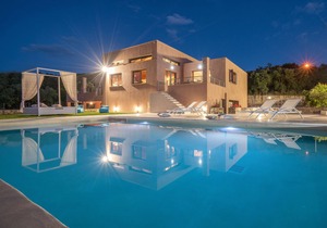 Merovigli 4 Bedroom Villa with Private Pool and Sea Views