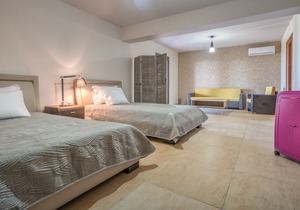 Merovigli 4 Bedroom Villa with Private Pool and Sea Views