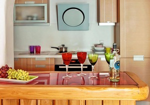 My Rental Homes - Queen Villa with pool area furnished with sunbeds and sea view