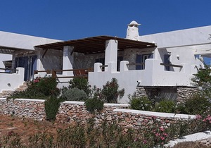 Parasporos: House /Villa - Parasporos
