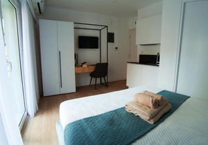 Phaedrus Living Modern Kriel Suites 103