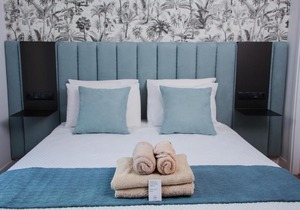 Phaedrus Living Modern Kriel Suites 103