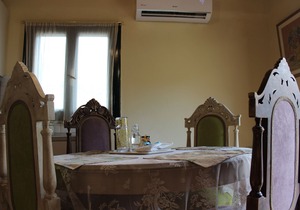 Roes Apartments-Avra-
