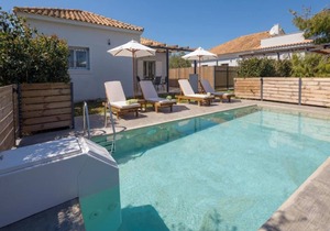 Salvia - 2 Bedroom villa with Private Pool and Garden view
