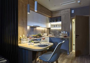 Seafront Apt,central & quiet, infinity pool next to the sea