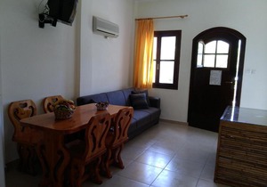 Spaceful apartment with veranda n garden