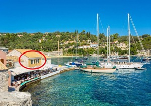 Spiros Jetty House: Walk to Beach, Sea Views, A/C, Car Not Required