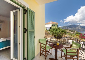 Studio 'Veronis 4' with Sea View, Shared Pool & Wi-Fi