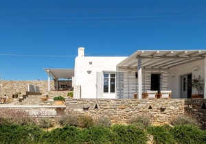 Three independent traditional sea view houses