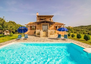 Villa Aetos: Large Private Pool, Sea Views, A/C, WiFi, Eco-Friendly