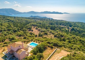 Villa Aetos: Large Private Pool, Sea Views, A/C, WiFi, Eco-Friendly
