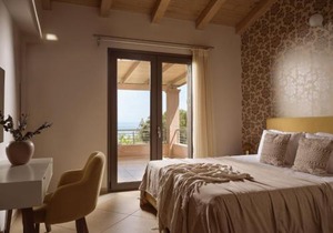 Villa Merovigli - Sea Views & Private Pool, Ideal for Large Groups, by ZanteWize