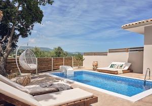 Villa with private pool, sea view and Breakfast included