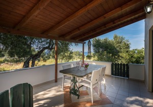 Villa with sea view, pool and Breakfast included