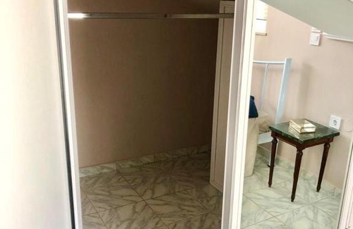 Dafni-Ymittos Apartment | Αυτόνομη μεζονέτα με εσωτερικό τζάκι και μπαλκόνια
