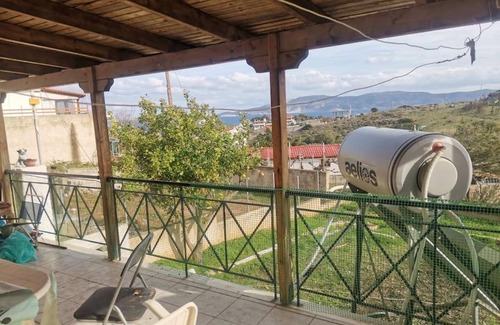 Lavreotiki House | Μονοκατοικία χρυσό φεγγάρι
