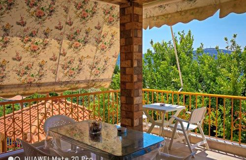 Salamis Apartment | Ξένιος Ζευς Ηλιακτής. Χώρος Χαλάρωσης & Ξεκούρασης