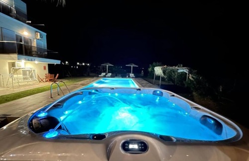 Nopigia Apartment | Πισίνα Υδρομασάζ Σάουνα 200μ από παραλία Κίσσαμος