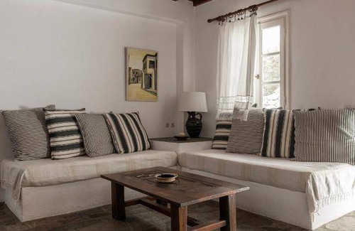 Fanari House | 100 m² House ∙ 1 bedroom ∙ 4 guests