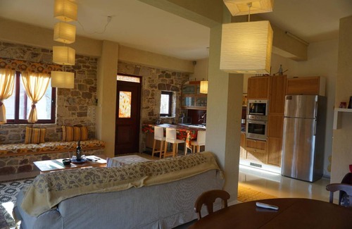 Kalavrita House | 100 m² House ∙ 2 bedrooms ∙ 6 guests