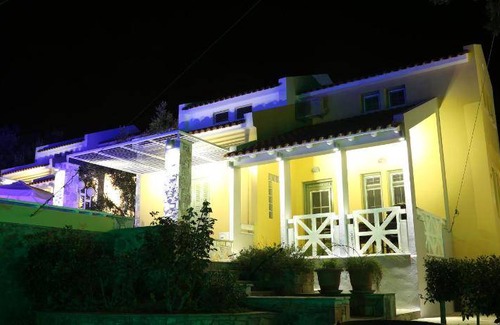 Plomari Apartment | 100 m² Serviced apartment ∙ 3 bedrooms ∙ 9 guests