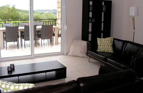 Loutra Villa | 100 m² Villa ∙ 3 bedrooms ∙ 6 guests