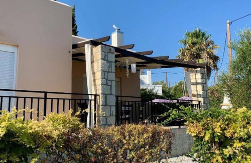 Loutra Villa | 100 m² Villa ∙ 3 bedrooms ∙ 6 guests