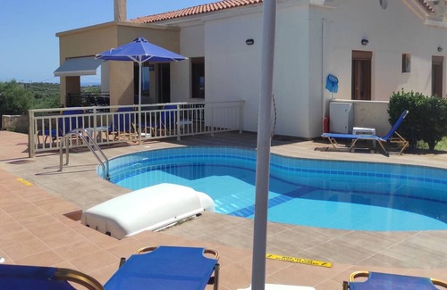 Houdetsi Villa | 100 m² Villa ∙ 3 bedrooms ∙ 6 guests