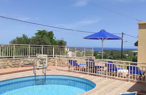 Houdetsi Villa | 100 m² Villa ∙ 3 bedrooms ∙ 6 guests