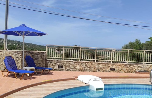 Houdetsi Villa | 100 m² Villa ∙ 3 bedrooms ∙ 6 guests