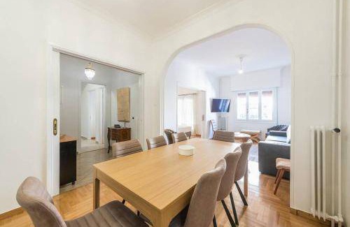 Platia Viktorias Apartment | 105 m² Apartment ∙ 3 bedrooms ∙ 14 guests