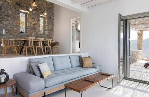 Serifos Villa | 105 m² Villa ∙ 2 bedrooms ∙ 4 guests