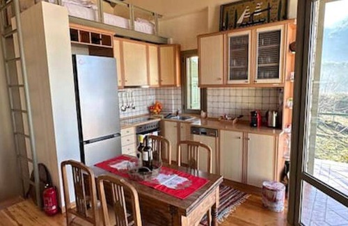 Kalavrita Villa | 110 m² Villa ∙ 3 bedrooms ∙ 7 guests