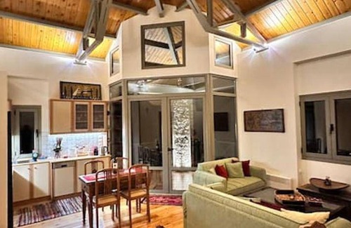 Kalavrita Villa | 110 m² Villa ∙ 3 bedrooms ∙ 7 guests