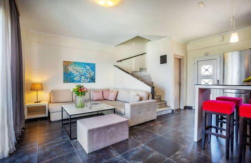 Pallini Villa | 110 m² Villa ∙ 3 bedrooms ∙ 6 guests