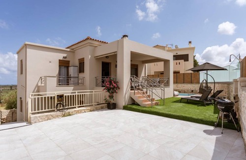 Houdetsi Villa | 110 m² Villa ∙ 3 bedrooms ∙ 5 guests