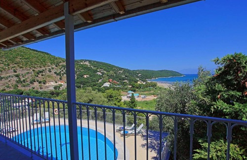 Apraos Villa | 110 m² Villa ∙ 4 bedrooms ∙ 9 guests