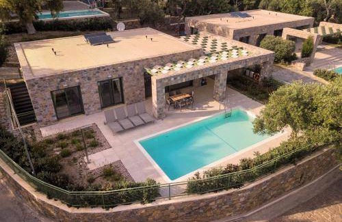 Plomari House | 111 m² House ∙ 3 bedrooms ∙ 7 guests
