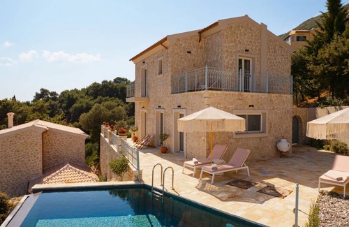 Lakones Villa | 115 m² Villa ∙ 3 bedrooms ∙ 6 guests