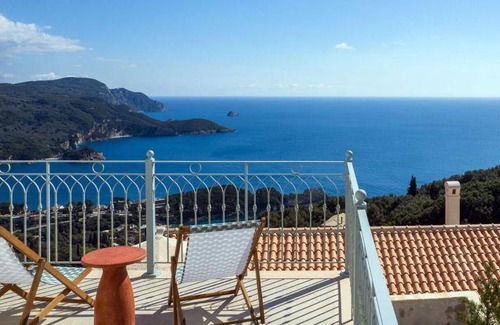 Lakones Villa | 115 m² Villa ∙ 3 bedrooms ∙ 6 guests