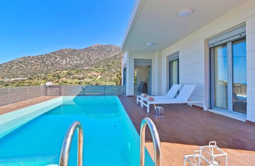 Vlichada House | 120 m² House ∙ 3 bedrooms ∙ 7 guests