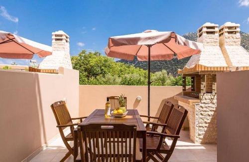 Vlichada Resort | 120 m² Resort ∙ 3 bedrooms ∙ 127 guests